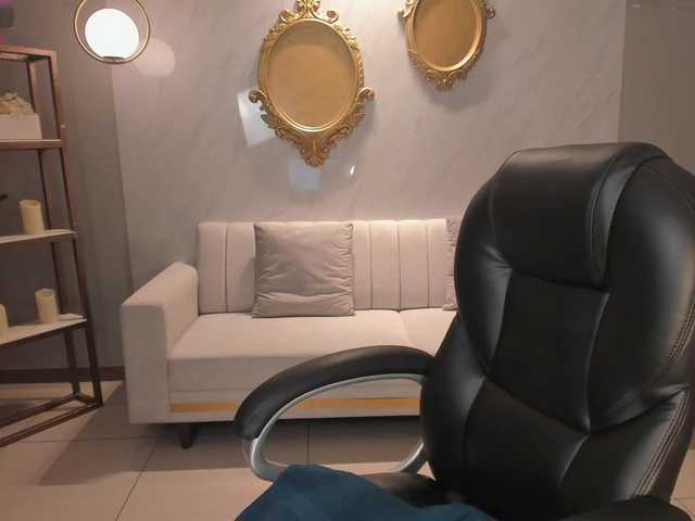 Live sex webcam photo for AmyWalker #276999478