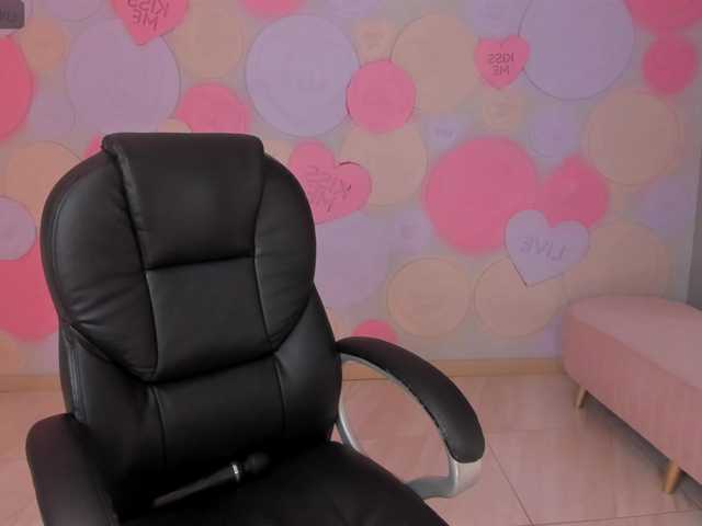 Live sex webcam photo for AmyWalker #277951722