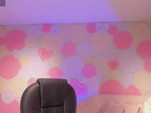 Live sex webcam photo for AmyWalker #278018184