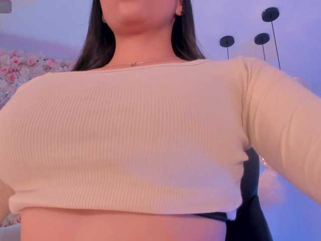 Live sex webcam photo for AmyWalker #278311671