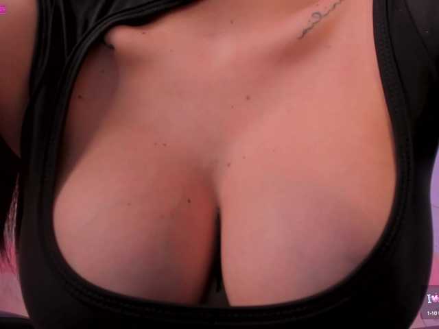 Live sex webcam photo for AmyWalker #289373047