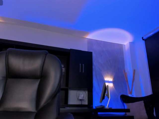 Live sex webcam photo for AmyWalker #290335386