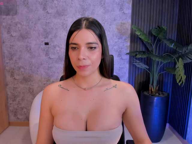 Live sex webcam photo for AmyWalker #291487648