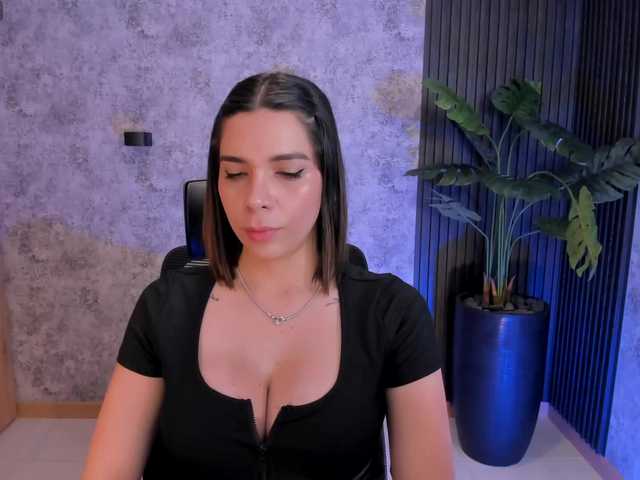 Live sex webcam photo for AmyWalker #291520642