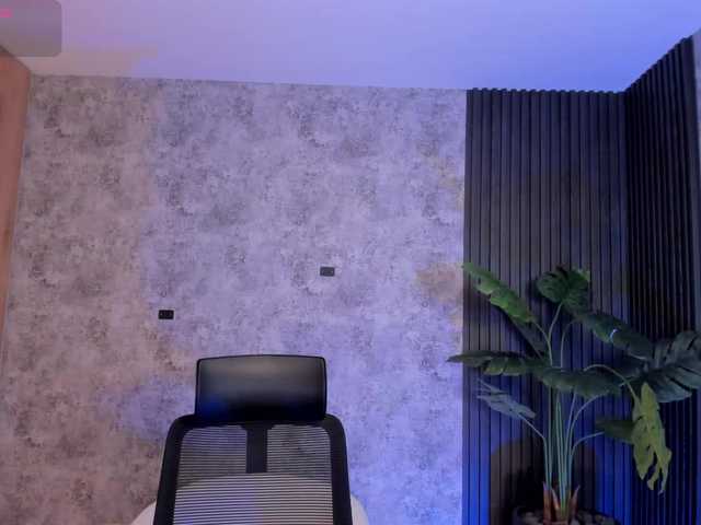 Live sex webcam photo for AmyWalker #291569412