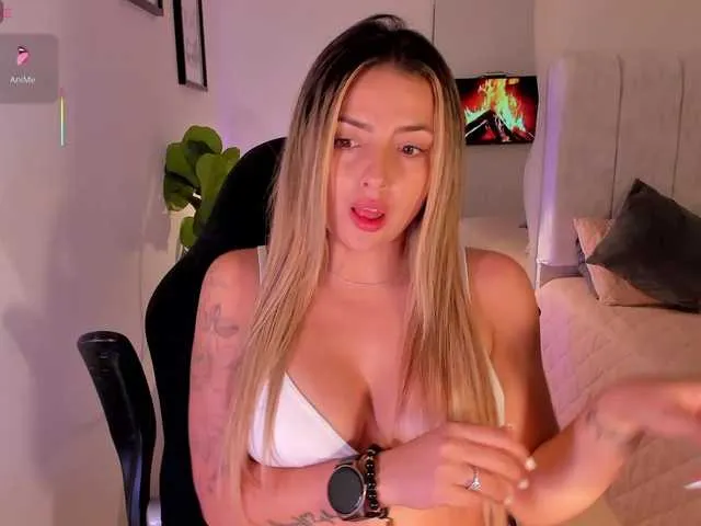 Live sex webcam photo for AmyWoods #293226152
