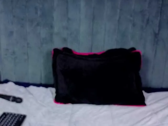 Live sex webcam photo for Amyhot #291444492