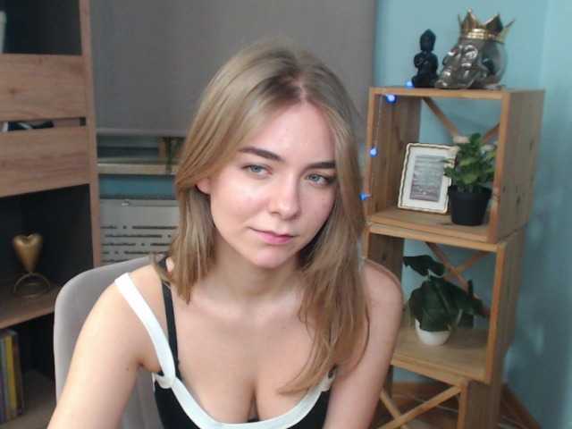 Live sex webcam photo for AmyxLOVE #276903335