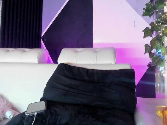 Live sex webcam photo for AnaWinnss #276763141