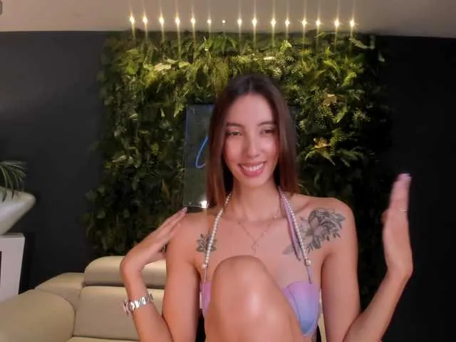 Live sex webcam photo for AnaisNin1 #277165640