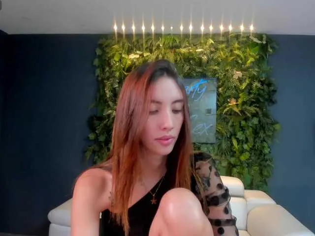 Live sex webcam photo for AnaisNin1 #277179549