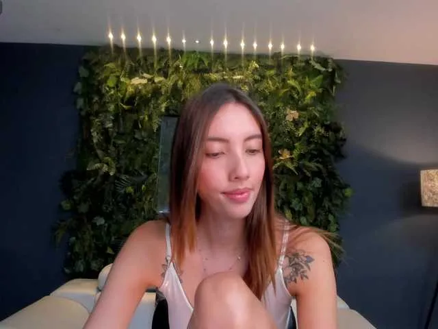 Live sex webcam photo for AnaisNin1 #277186987