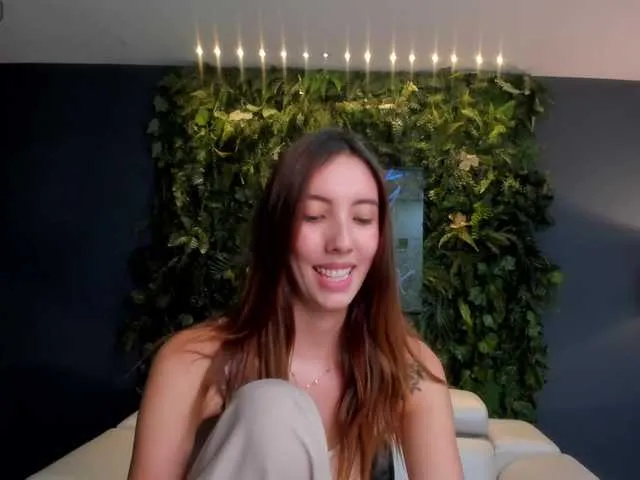 Live sex webcam photo for AnaisNin1 #277189010