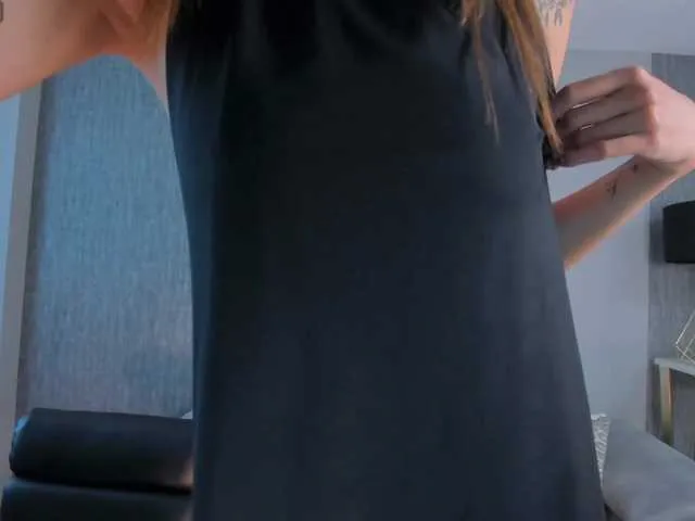 Live sex webcam photo for AnaisNin1 #277243638