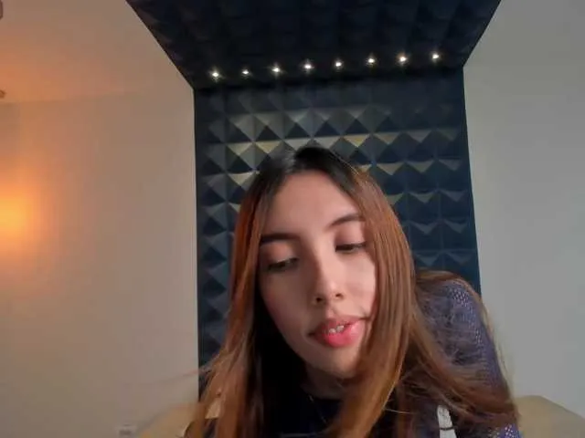 Live sex webcam photo for AnaisNin1 #277325903