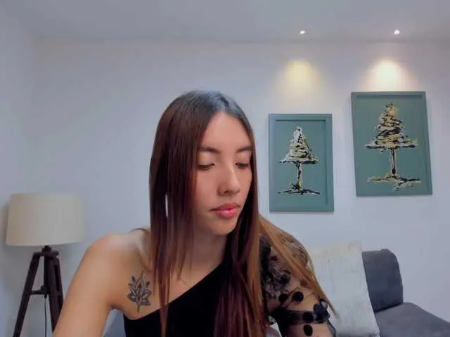 Live sex webcam photo for AnaisNin1 #277352406
