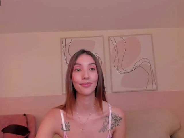 Live sex webcam photo for AnaisNin1 #277423767