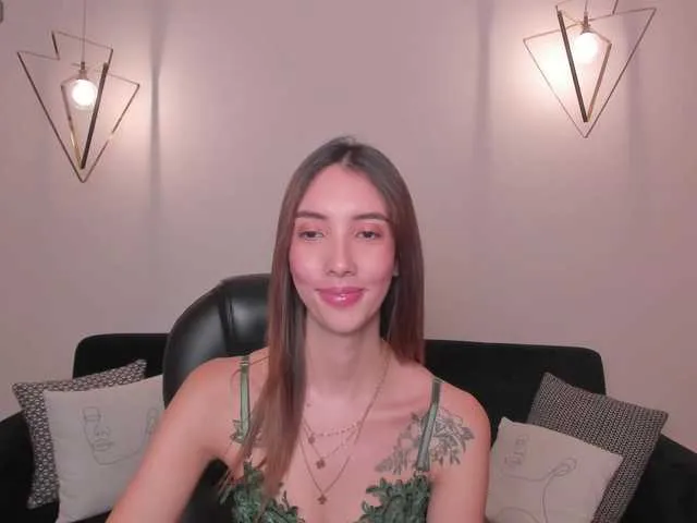 Live sex webcam photo for AnaisNin1 #277522836