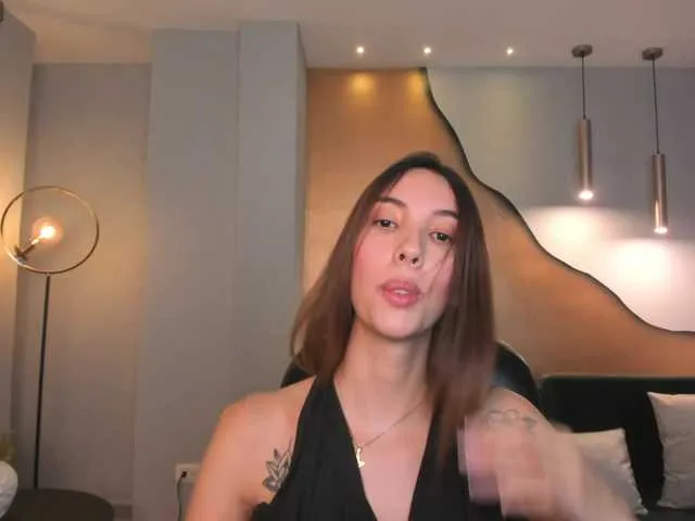 Live sex webcam photo for AnaisNin1 #277639743