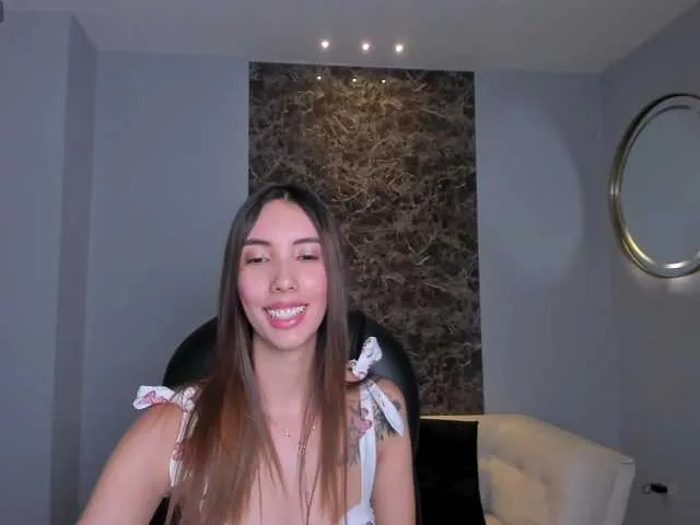 Live sex webcam photo for AnaisNin1 #277676638
