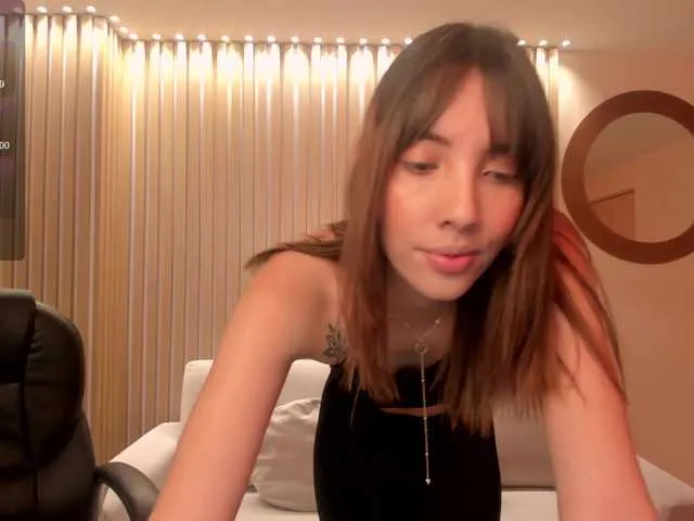Live sex webcam photo for AnaisNin1 #278170459