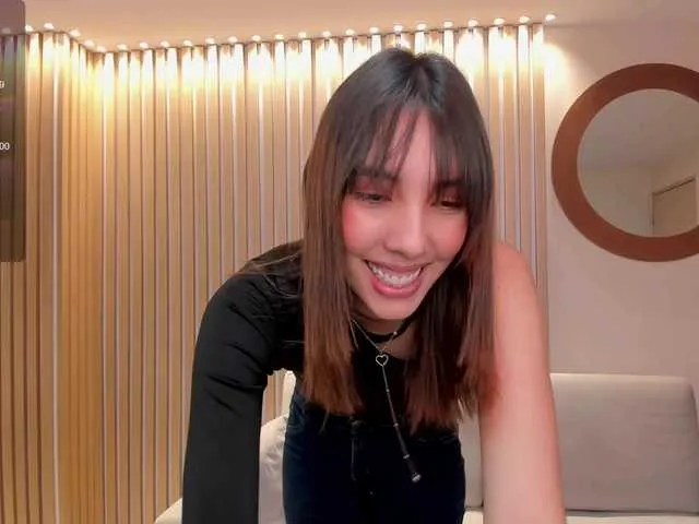 Live sex webcam photo for AnaisNin1 #278197443