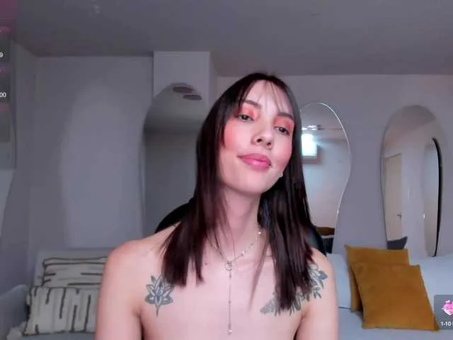 Live sex webcam photo for AnaisNin1 #278311699