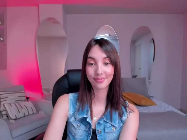 Live sex webcam photo for AnaisNin1 #289321873
