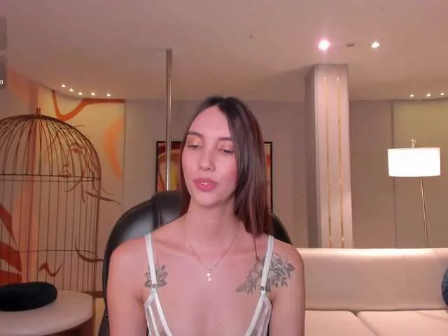 Live sex webcam photo for AnaisNin1 #290275143