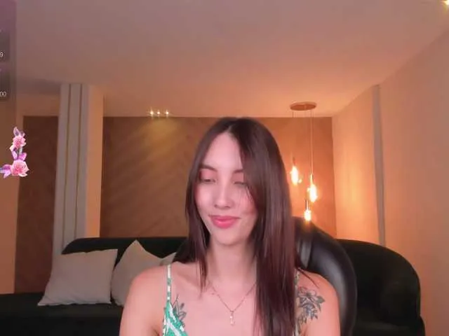 Live sex webcam photo for AnaisNin1 #290376422