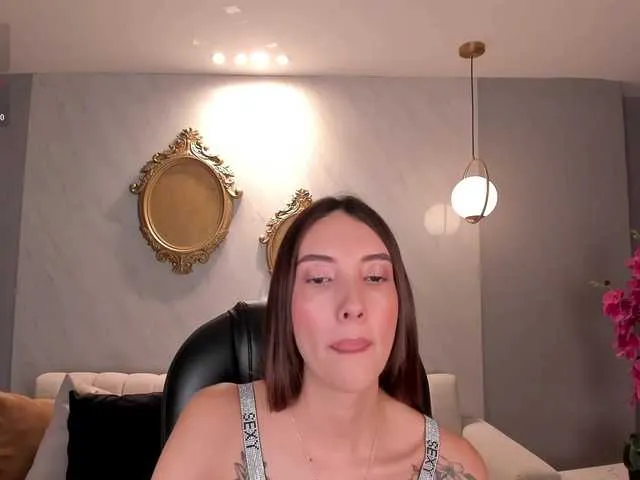 Live sex webcam photo for AnaisNin1 #290834331