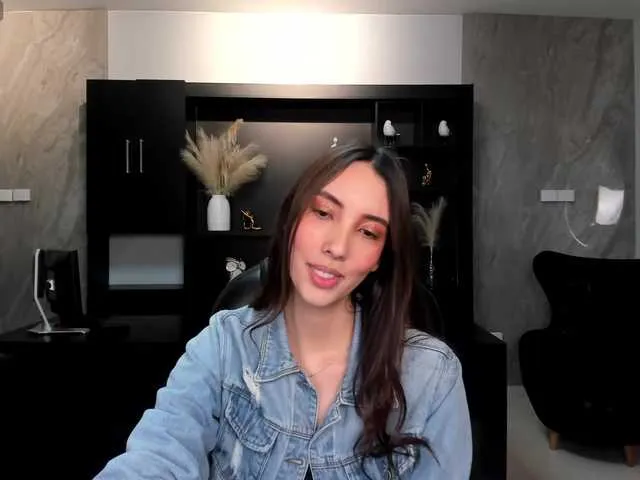 Live sex webcam photo for AnaisNin1 #291821265