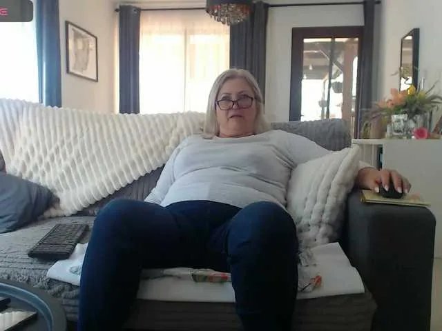 Live sex webcam photo for Anaiss2 #290902634