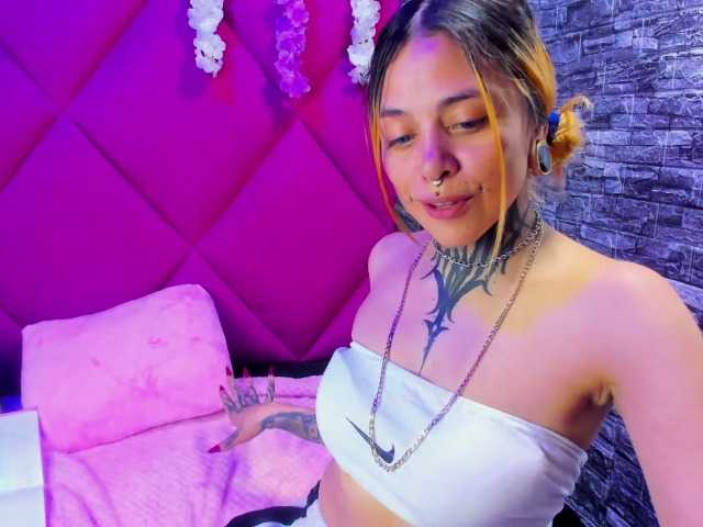 Live sex webcam photo for AnalHade #292259323