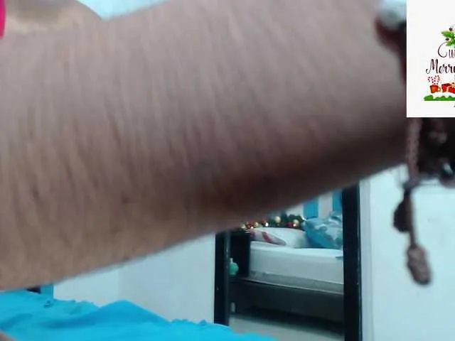 Live sex webcam photo for Analia-Baker #271778379