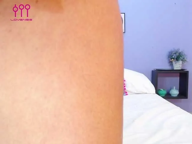 Live sex webcam photo for Analia-Baker #272656772