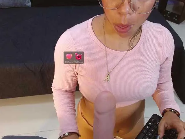 Live sex webcam photo for Analia-Baker #275924810