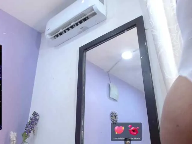 Live sex webcam photo for Analia-Baker #275934493