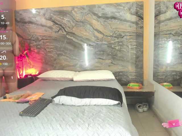 Live sex webcam photo for Analiasmith89 #290278335