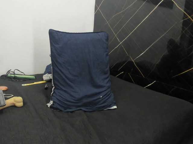 Live sex webcam photo for Analiasmith89 #291876835