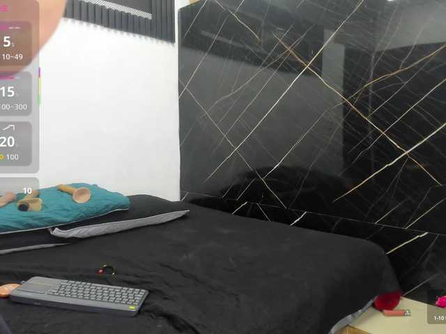 Live sex webcam photo for Analiasmith89 #292046368