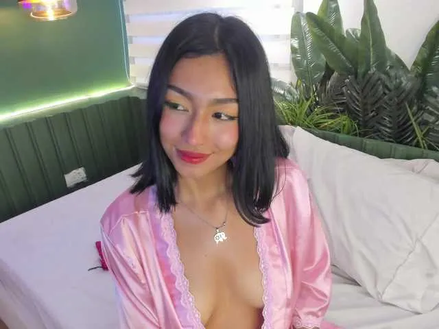 Live sex webcam photo for Anamonroe #277416440