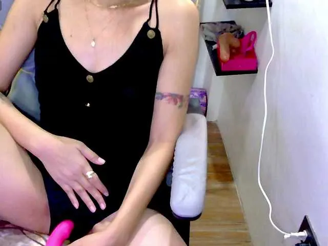Live sex webcam photo for Anastasiaz #293903842