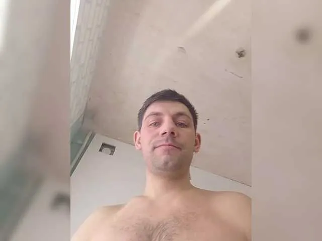 Live sex webcam photo for Anatolii999 #290589287
