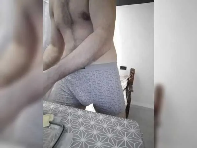 Live sex webcam photo for Anatolii999 #290831632
