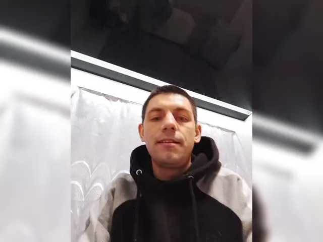Live sex webcam photo for Anatolii999 #290998162