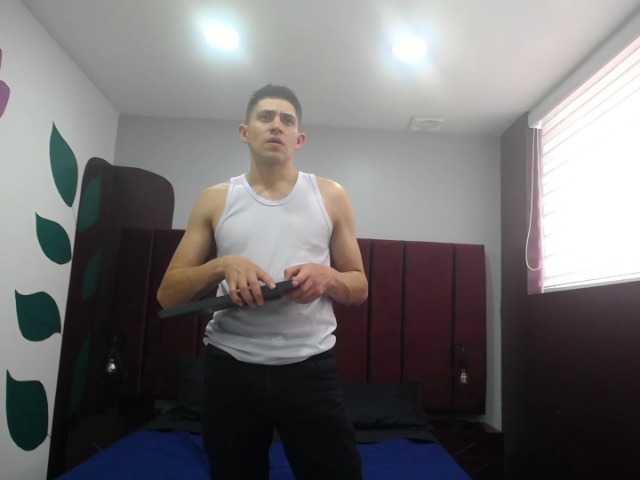 Live sex webcam photo for Ander--Hott #276036898