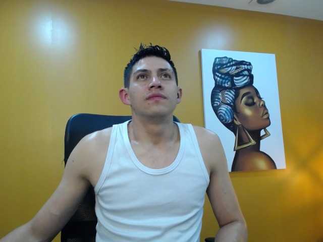 Live sex webcam photo for Ander--Hott #276182466