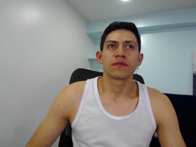 Live sex webcam photo for Ander--Hott #276216934