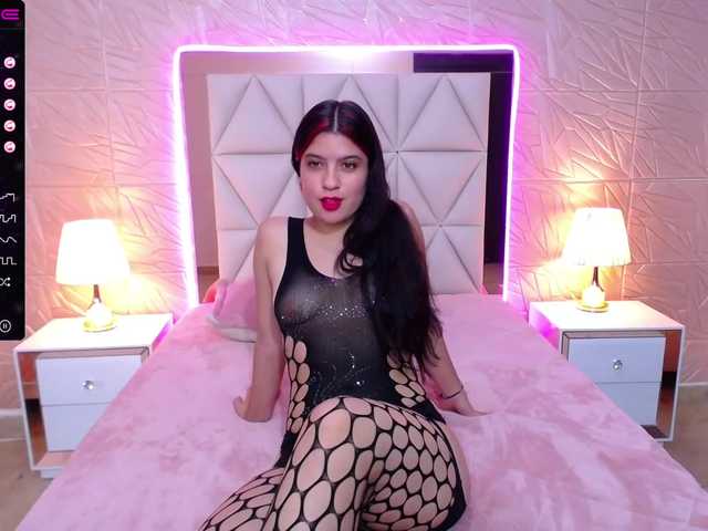 Live sex webcam photo for Andrea-k #273313126